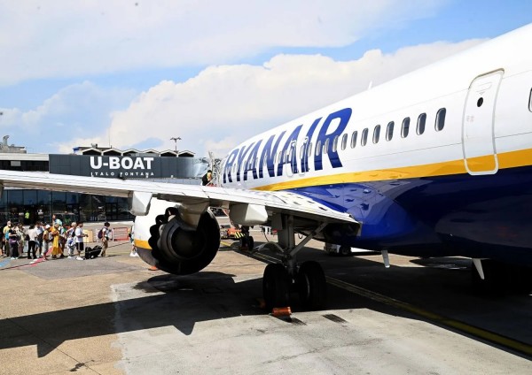 Scoppiano le ruote in fase di atterraggio, danneggiato l&#039;aeroporto di Orio al Serio