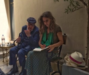 Valentina Alferj junto a Andre Camillieri en una imagen reproducida en Twitter