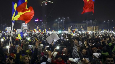 Romania protesters extend demands