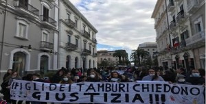 Taranto - Una ragazzina scrive al Presidente del Consiglio Paolo Gentiloni