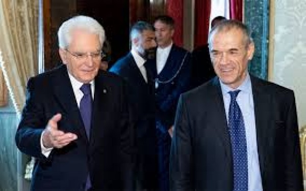 Euro, tasse e pensioni: cosa diceva Cottarelli