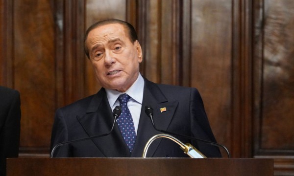 Berlusconi rilancia la flat tax con una lettera al Giornale