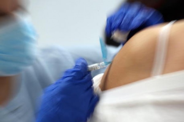 Il Regno Unito approva l&#039;uso del vaccino Pfizer-BioNTech