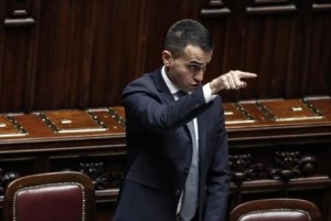 Reddito di cittadinanza: Di Maio, è per i cittadini italiani &#039;Smentisco vada a immigrati&#039;