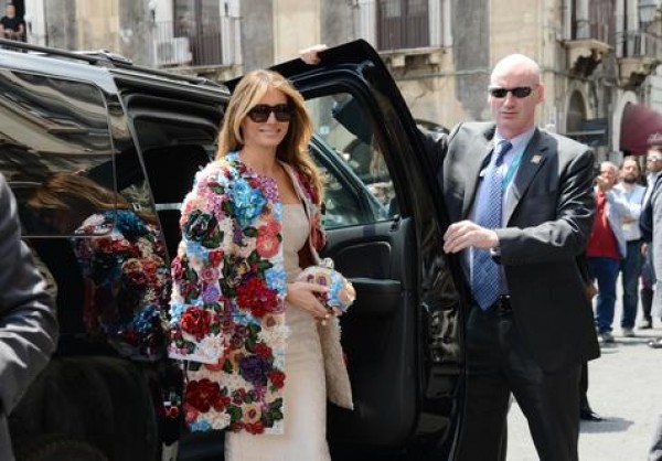 Melania Trump con chaqueta de D&amp;G 