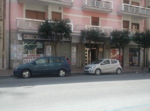 Taranto - Apre un nuovo supermercato nel Borgo, impressioni raccolte