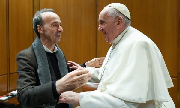 Il papa incontra Roberto Benigni 
