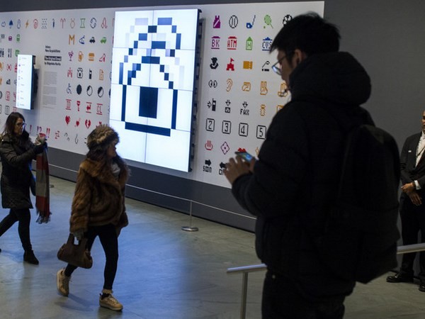 Perché tutti &#039;parlano&#039; con gli emoji, vero alfabeto di Internet