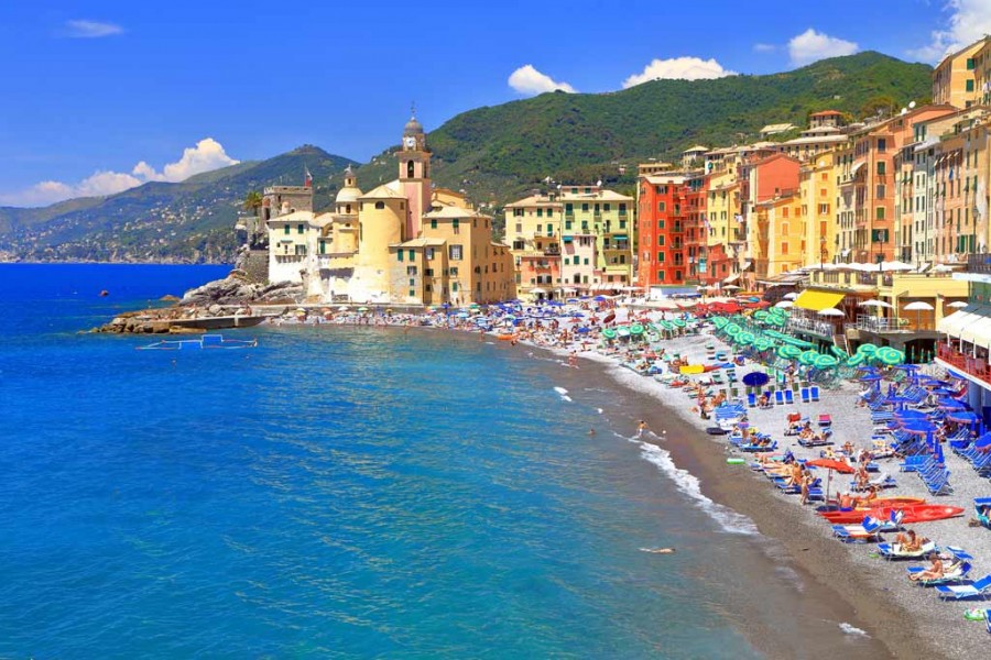 Camogli el golfo Paradiso en la maravillosa Ribera Italiana de Levante.