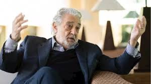 Plácido Domingo pide perdón