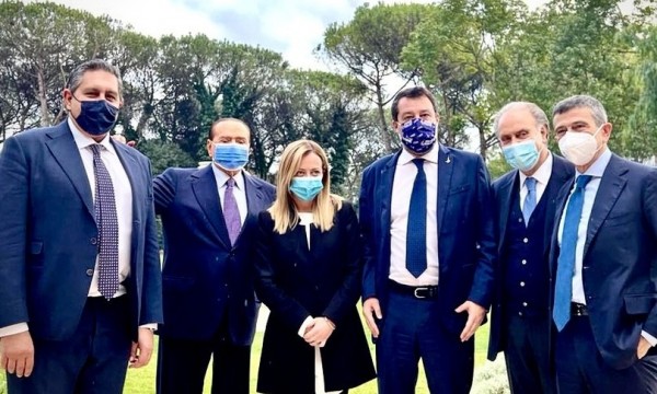 Il centrodestra lancia Berlusconi. Ma resta il nodo dei numeri