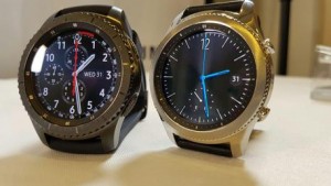 Al Salone della tecnologia Samsung sfida ancora l&#039;Apple Watch