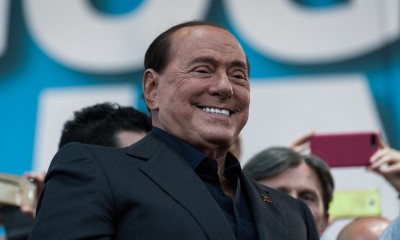 Berlusconi chiede lealtà agli alleati. Per il Pd e l&#039;M5s perde tempo