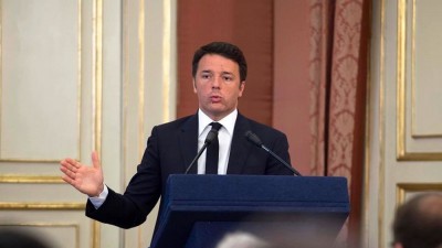 L&#039;intervento di Renzi e la firma del Patto per il Sud di Napoli