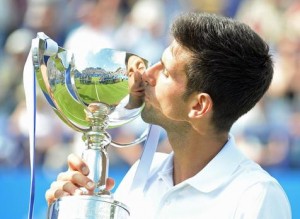 Djokovic celebra en Eastbourne
