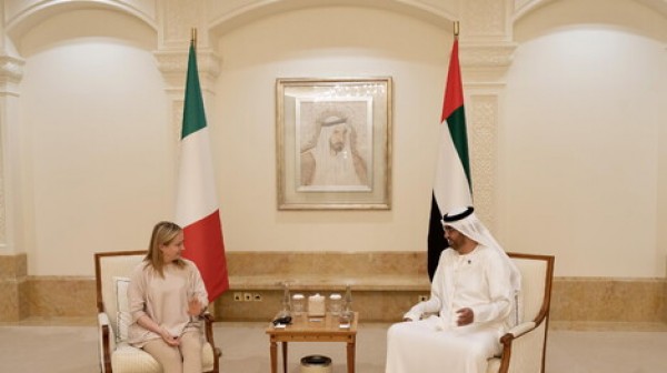 El primer ministro italiano, Giorgia Meloni, visita Abu Dabi