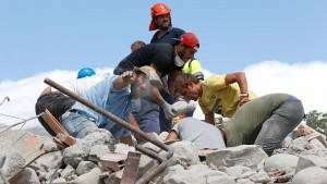 Italy quake: death toll rises to 267 state of emergency declared as rescue operation continues