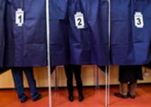 L&#039;Italia al voto. Seggi aperti fino alle 23, domani dalle 7 alle 23