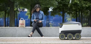 El servicio de comida puerta a puerta llega ahora gracias a un pequeño robot