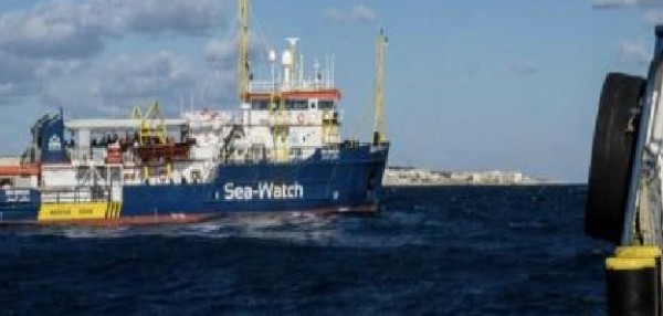 La Sea Watch ha varcato le acque territoriali italiane