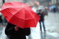 Tre giorni di nubifragi, allerta meteo su mezza Italia: le previsioni