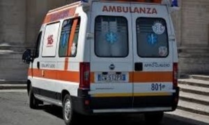 Spara alla moglie e ai due figli poi si uccide. Tragedia nel Torinese