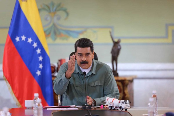 ¡Democrático! Maduro dice que la oposición no entrará a Miraflores “ni con votos, ni con balas”