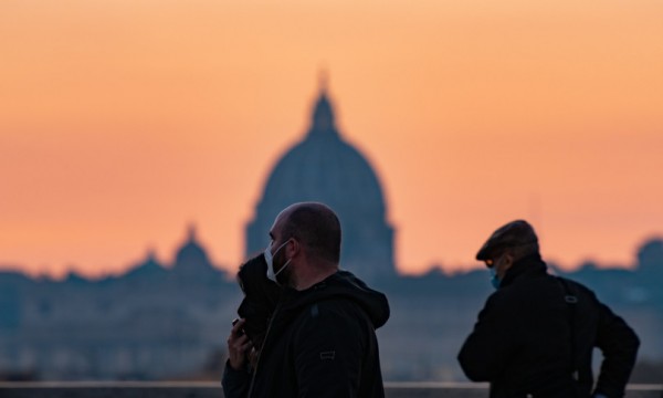 Coronavirus in Italia 83.403 contagi e 287 morti, positività 15,4%: bollettino 17 gennaio