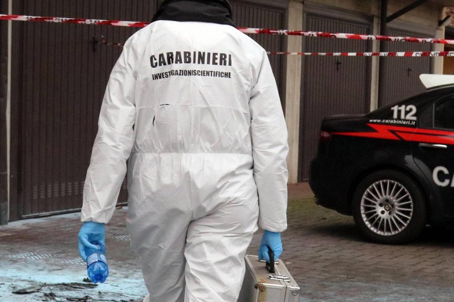 Uccide moglie e figlio di 5 anni nel Torinese, fermato