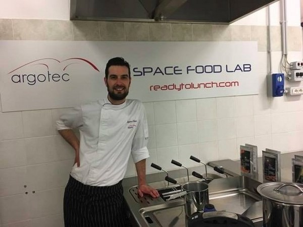 I segreti della cucina spaziale raccontati dallo chef degli astronauti