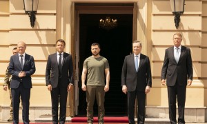 Il Premier Mario Draghi, il Presidente francese, Emmanuel Macron, il Cancelliere tedesco, Olaf Scholz, e il Presidente romeno Klaus Iohannis 