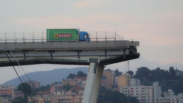 Gobierno contra la compañía Austostrade por puente Morandi