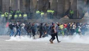 Colombia: attentato a stazione di polizia, tre morti Altri sette agenti rimasti feriti