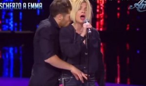 El abuso sexual que sufrió la cantante italiana Emma Marrone en televisión despierta indignación