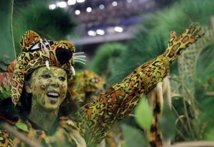Monumental cierre de Carnaval Escola do Samba evocó tradiciones africanas