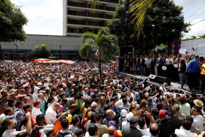 Venezuela, capo Parlamento invoca poteri ministro di Maduro: pronto il carcere per presidente del Parlamento