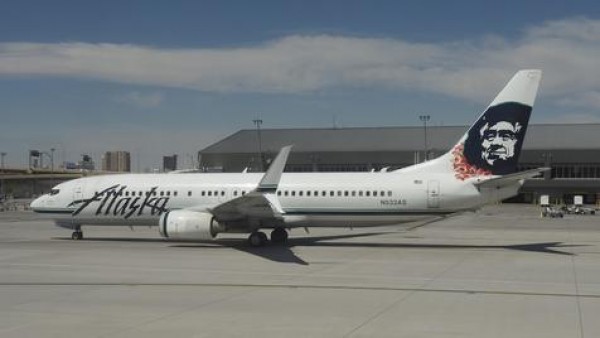 Alaska Airlines abre &quot;ruta histórica&quot;