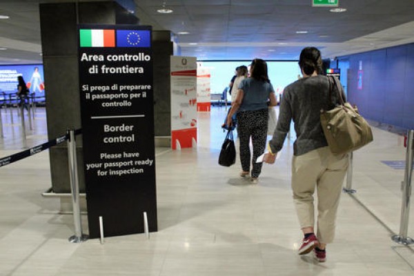 Italia mantiene cuarentena llegadas extra UE. Continúan las repatriaciones