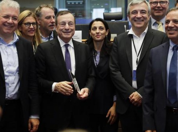 Mario Draghi, slancio Eurozona rallentato più del previsto