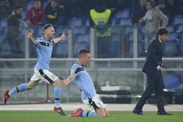 Lazio-Inter 2-1, Juve sola in vetta