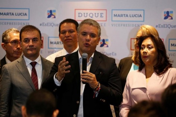  Iván Duque  del Centro Democratico ottiene il 39,39 dei voti non sufficienti per evitare il ballottaggio