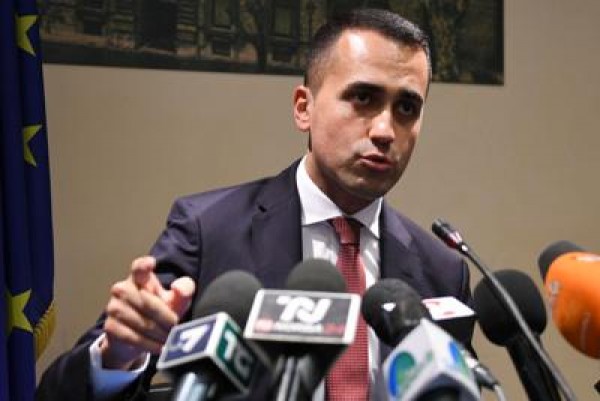 &quot;Infimi sciacalli&quot;, Di Maio attacca i giornalisti