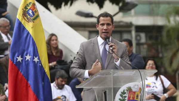 Guaidó alerta sobre posible disolución del Parlamento y anuncia una nueva ofensiva política