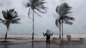 Irma golpea Puerto Rico tras arrasar las Antillas Francesas