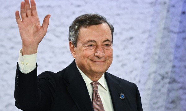Dalle vaccinazioni di massa al sostegno a Kiev, i 17 mesi di Draghi