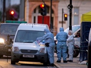 Attacco a coltellate a Londra, un morto e 5 feriti, terrore o follia?