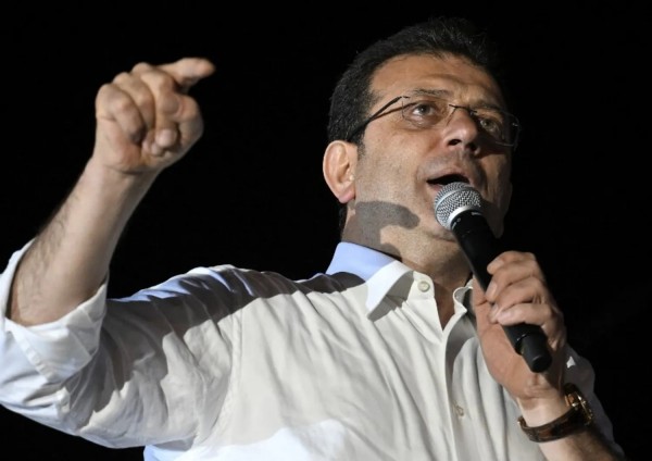  Ekrem Imamoglu, sindaco (riconfermato) di Istanbul e leader del Partito Popolare Repubblicano (CHP) all&#039;opposizione