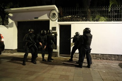 Ecuador, &#039;abbiamo arrestato Glas nell&#039;ambasciata messicana&#039; Il Messico denuncia l&#039;Ecuador alla Corte dell&#039;Aja