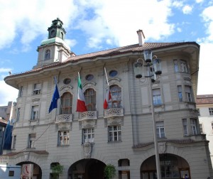 Bolzano - Accoglienza richiedenti asilo: posizione di Sindaco e Assessore