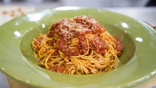Un típico spaguetti a la amatriciana. Valor cultural y gastronómico del centro de Italia